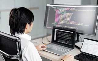 伊川 ,php声明和调用变量的符号是什么？